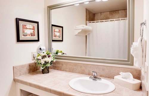 Silverton Hotel | Oregon Garden Resort