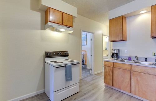 Oakridge Apartment | Oregon Getaway by Willamette National Forest!
