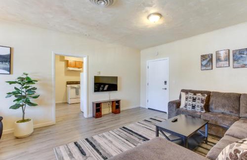 Oakridge Apartment | Oregon Getaway by Willamette National Forest!