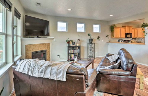 Redmond House | Oregon Home ~ 17 Mi to The Last Blockbuster!