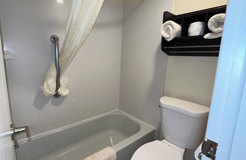 Lakeview Hotel | Oregon Trail Inn and Suites
