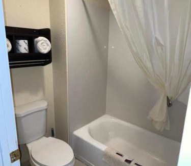 Lakeview Hotel | Oregon Trail Inn and Suites