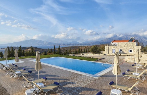 Kamilari Apartment | Orelia Cretan Deluxe Apartments - Modern & Cozy 2