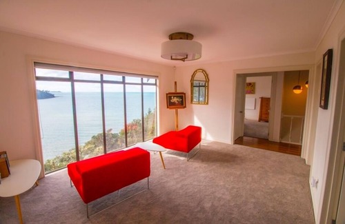 Hatfields Beach House | Orewa Clifftop Holiday Home