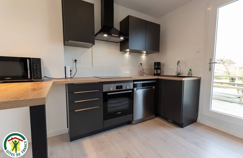 Juvigny House | Orgîte, Location de Gîte Pouvant Accueillir 8 Personnes