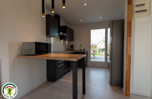 Juvigny House | Orgîte, Location de Gîte Pouvant Accueillir 8 Personnes