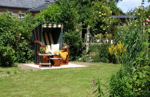 Osterhever House | Organic holiday home, idyllic garden. For you alone!