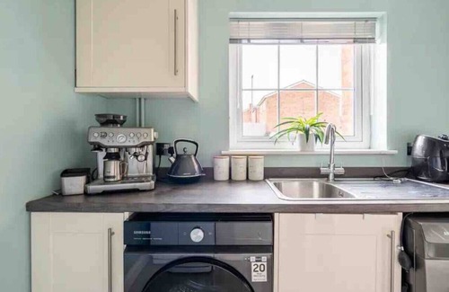 Tea Green House | Ori's Double Room near Luton Airport