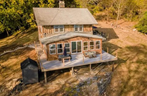 Hardin County Cabin | Original 1926 Log Cabin Overlooking Ohio River