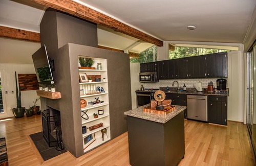 Roxboro House | Original Midcentury Modern "Glass House on Hyco" on Hyco Lake, NC