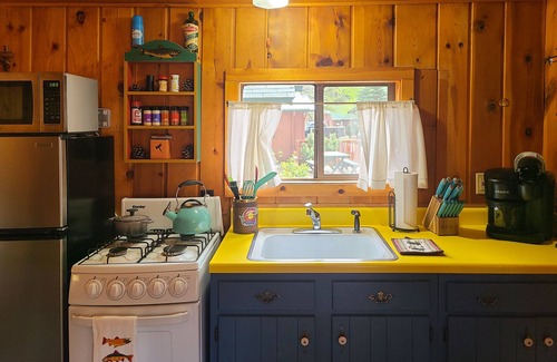 Estes Park Cabin | Original RMNP River Front Cabin on Thompson River