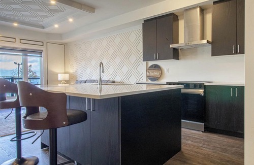Orillia House | Orillia's Rooftop Retreat