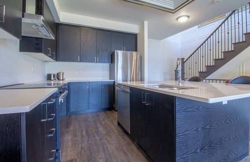 Orillia House | Orillia's Rooftop Retreat