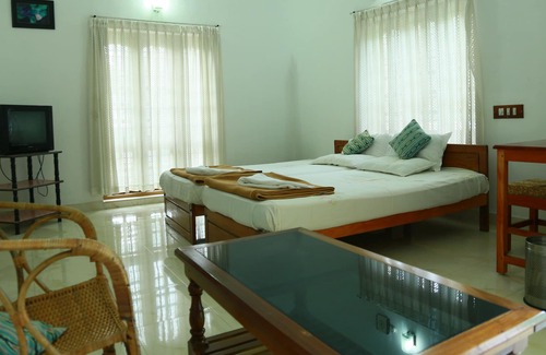 Thekkady Bed & Breakfast | Oriole Homestay - A nest in the Ghat
