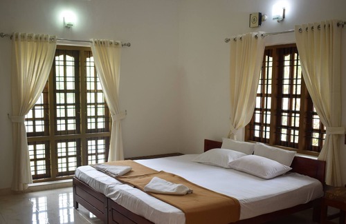 Thekkady Bed & Breakfast | Oriole Homestay - A nest in the Ghat