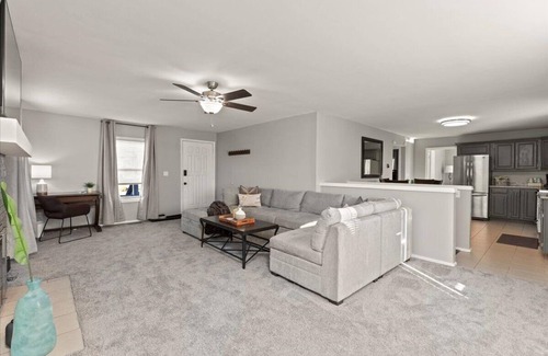 Lake Orion House | Orion Home Conveniently Located Near Great Lakes Crossing Mall and I-75 Freeway