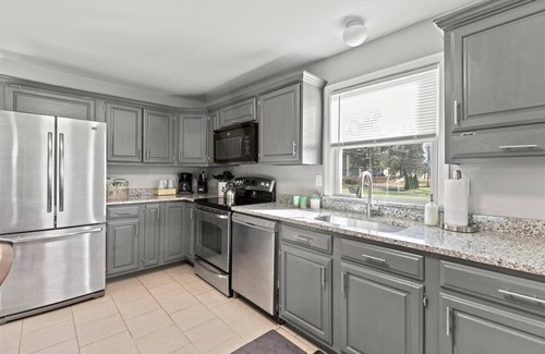 Lake Orion House | Orion Home Conveniently Located Near Great Lakes Crossing Mall and I-75 Freeway