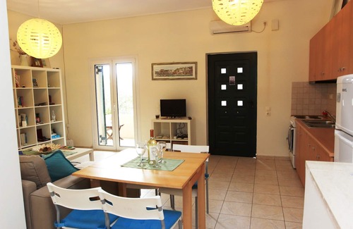 Lakka Apartment | Orkos Studio with Pool close to Lakka