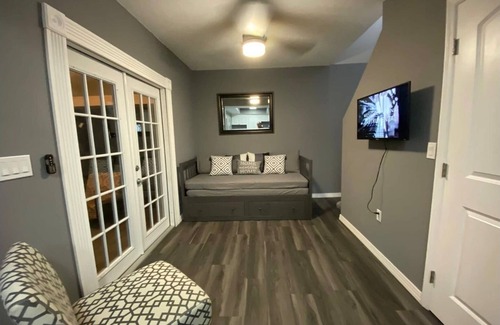Plymouth House | Orlando area attractions cozy complete studio