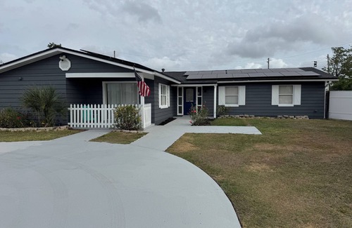 Sky Lake House | ORLANDO BUDGET FRIENDLY HOUSE/PRIVATE POOL/SLEEPS UP TO 12/CLOSE TO EVERYTHING