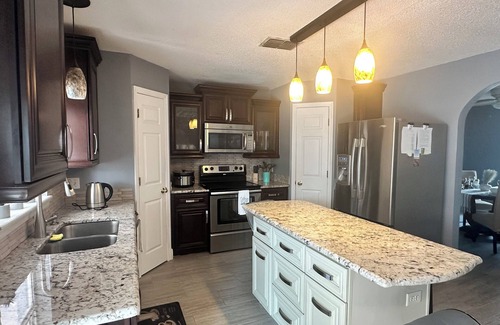 Union Park House | Orlando Family Getaway 4BR Home w/Pool & Cinema Lounge