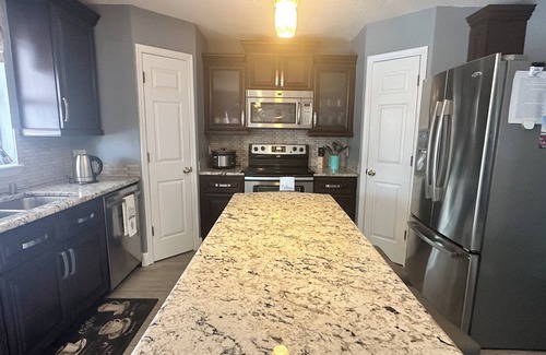 Union Park House | Orlando Family Getaway 4BR Home w/Pool & Cinema Lounge