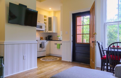 Stratford House | Orlando's Hideaway a quiet & comfortable 1887 home adjacent to heritage district