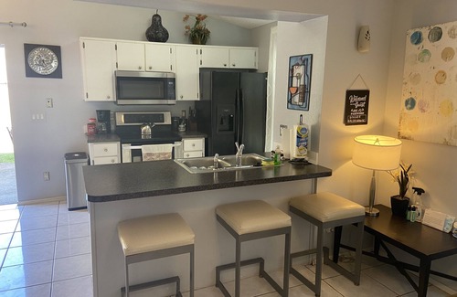 Orlando House | ORLANDO UCF Vacation House/ORLANDO SPEED WORLD/Parks/Beaches/SLEEPS 8
