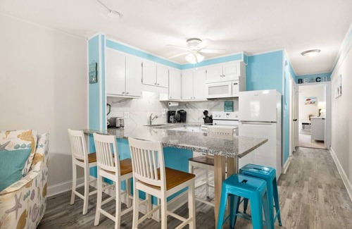 Caine Woods Apartment | Orleans Court 318 !