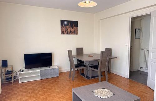 Chateaudun-Bannier Apartment | ORLEANS GARE - Résidence calme - T2 - L'ESCALE DE LA GARE
