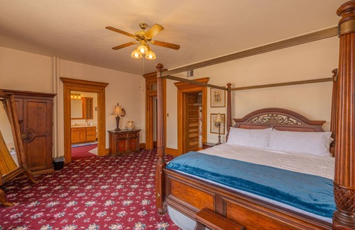 Pueblo House | Orman Mansion- Most Luxurious Stay! King Suite