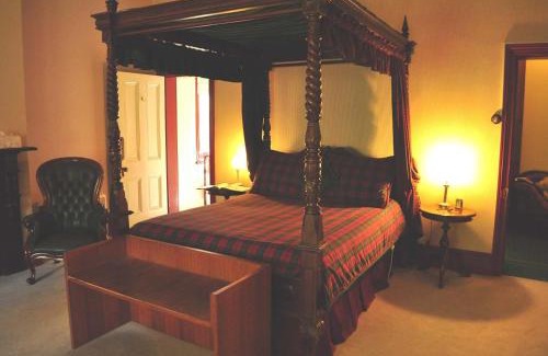 Strahan Bed & Breakfast | Ormiston House