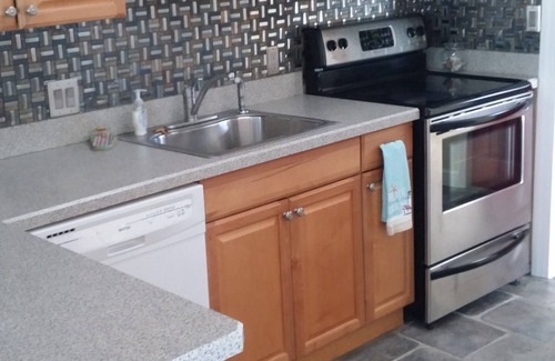 Ormond Beach House | Ormond by the Sea Beach Cottage, quiet, kid & dog friendly, moments to the beach