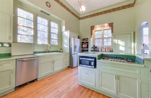Columbus House | Ornate Victorian Home w/Courtyard & Fire Pit!