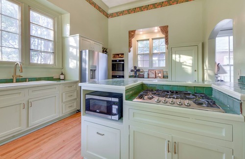 Columbus House | Ornate Victorian Home w/Courtyard & Fire Pit!