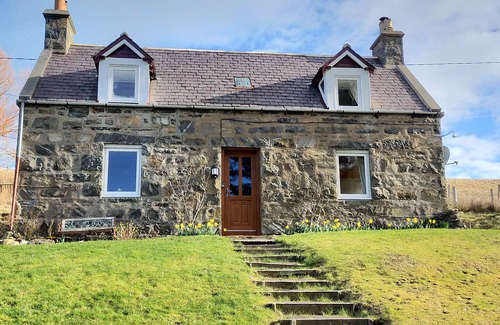 Thurso Cottage | ORNUM, pet friendly, character holiday cottage in Bettyhill