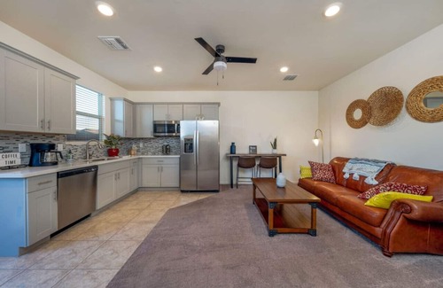 Casas Adobes Apartment | Oro Valley Compound (Mohammed)