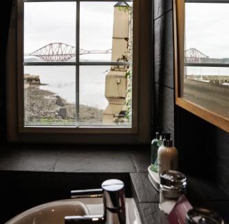 South Queensferry Hotel | Orocco Pier