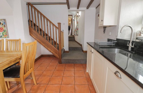 Gwynedd- Snowdonia Cottage | ORSEDD WEN COTTAGE, pet friendly, with open fire in Betws-Y-Coed