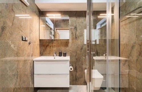Ursus Apartment | ORSO Apartment with king size bed