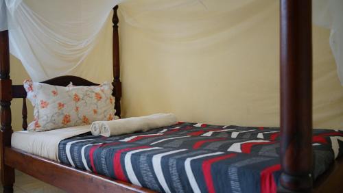 Kibale House | Orucuba Gardens & Campsite