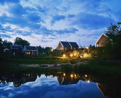 Podjazy House | Osada Skoczkowo komfortowe domki z jacuzzi nad jeziorem- sauna- balia- prywatny staw wędkarski