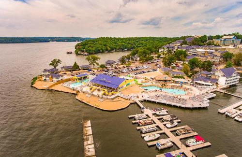 Osage Beach House | Osage Oasis