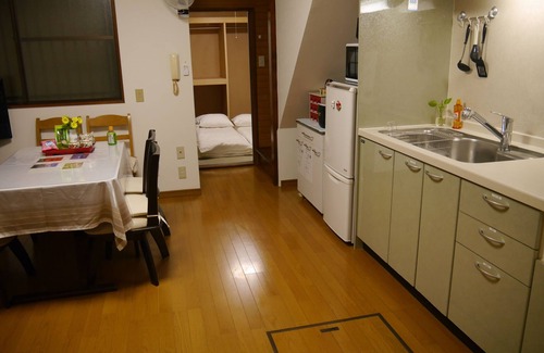 Sumiyoshi House | Osaka, 10mins train to Namba, 4 mins walk to stn, Private 2 floor whole house