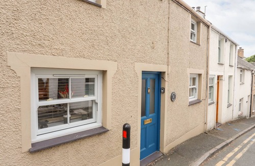 Menai Bridge Cottage | Osborne House