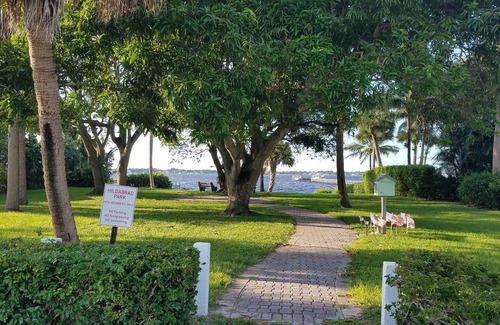 Stuart House | OSCEOLA HOUSE- WALK TO DOWNTOWN, MINUTES FROM THE BEACH, BRING YOUR BOAT.