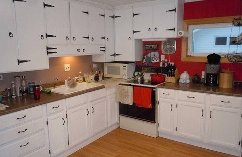 Greenbush Cottage | Oscoda area - relax and enjoy family time on a Lake Huron sugar sand beach