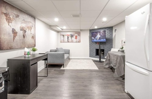 Lakeview Apartment | Oshawa Escape