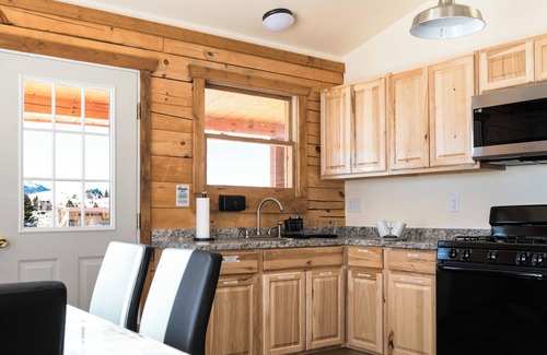 Cripple Creek Cabin | Oso Lucky Lodge in Cripple Creek, CO