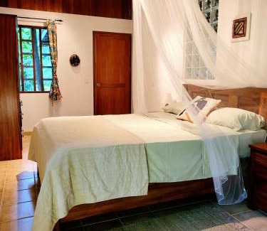 Chiguata House | Osos Caribeños - with Garden - 400m from the Beach